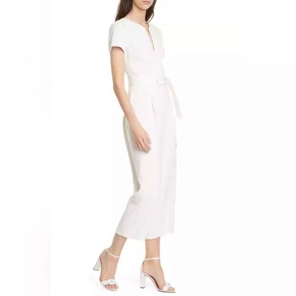 Club Monaco Women's Short Sleeve Zip Neck Beige Cream Polyester Jumpsuit EUC - Picture 3 of 9